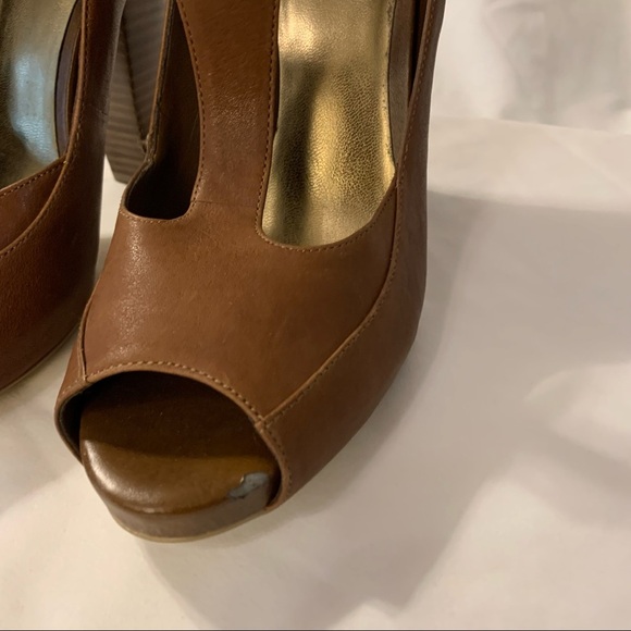 NWOT BCBGirls T-strap Peep-toe ‘Cross’ Heels- imperfect - Picture 6 of 7